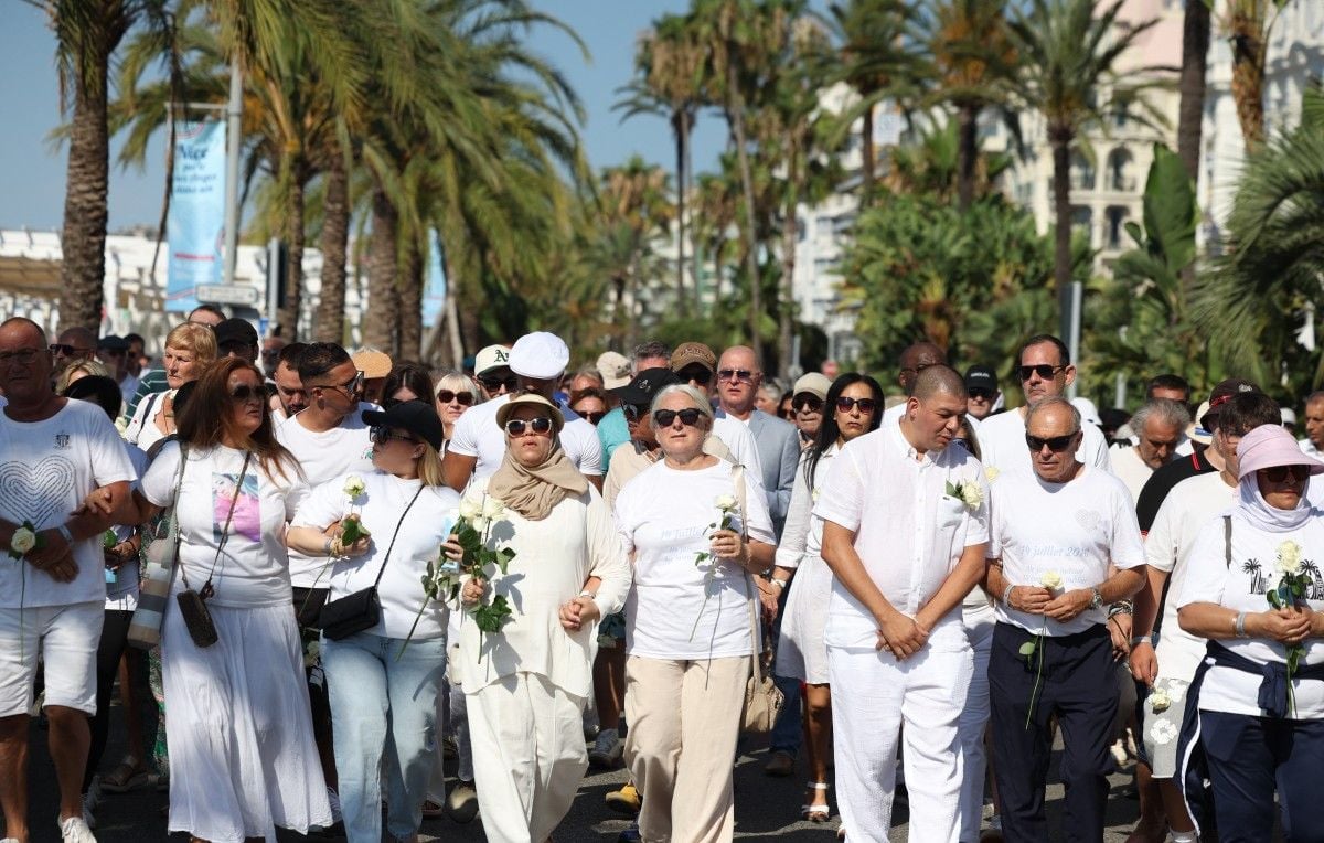 Una marcha blanca inaugura las conmemoraciones de este domingo Una marcha blanca inaugura las conmemoraciones de este domingo